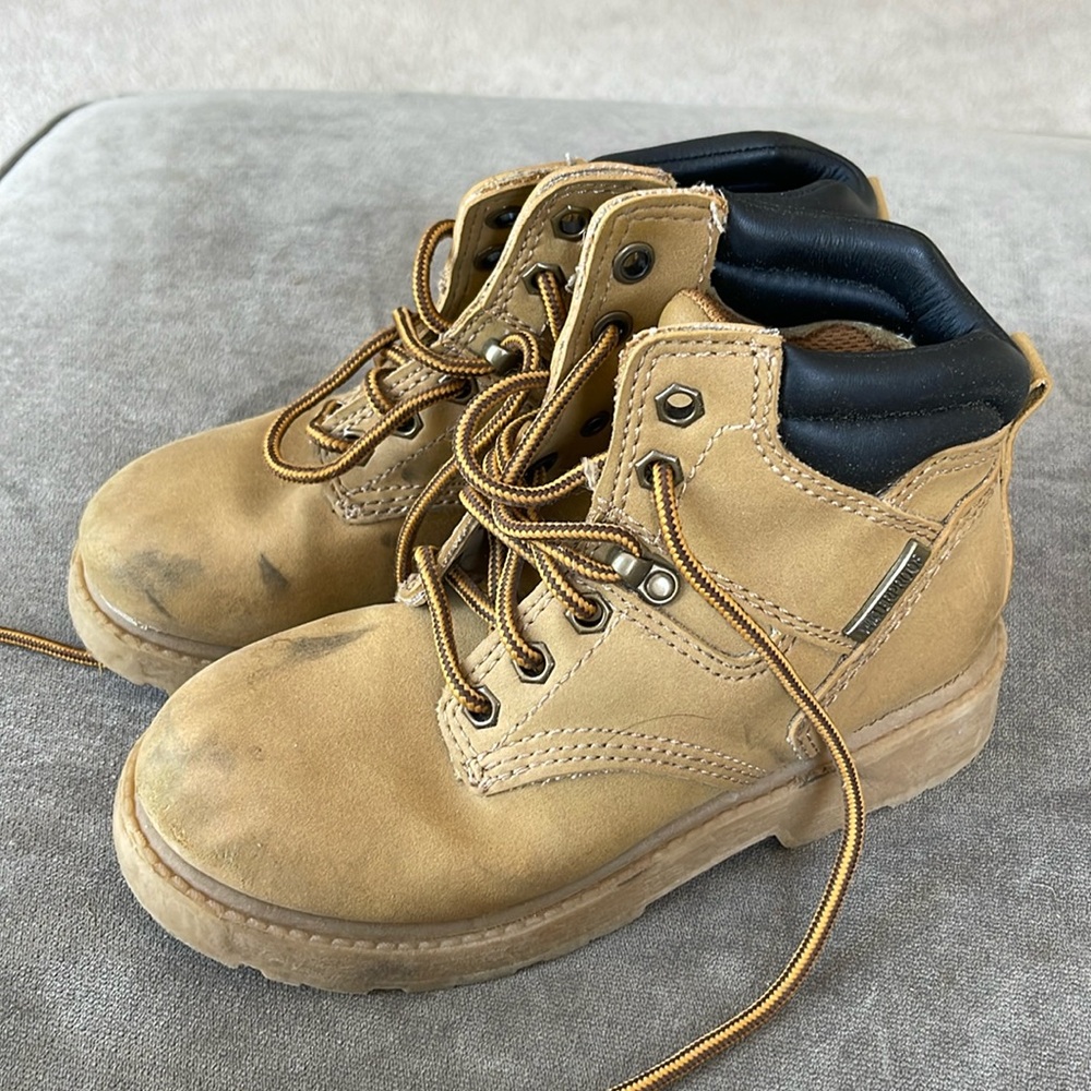 Boys Workboots. Size 1